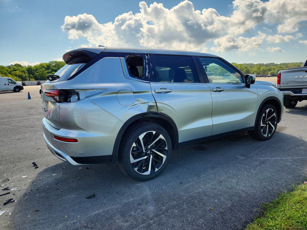 2024 MITSUBISHI OUTLANDER SE — снимка 3