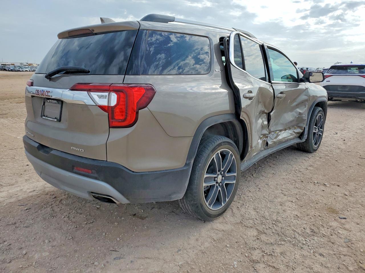 2023 GMC ACADIA SLT — снимка 3
