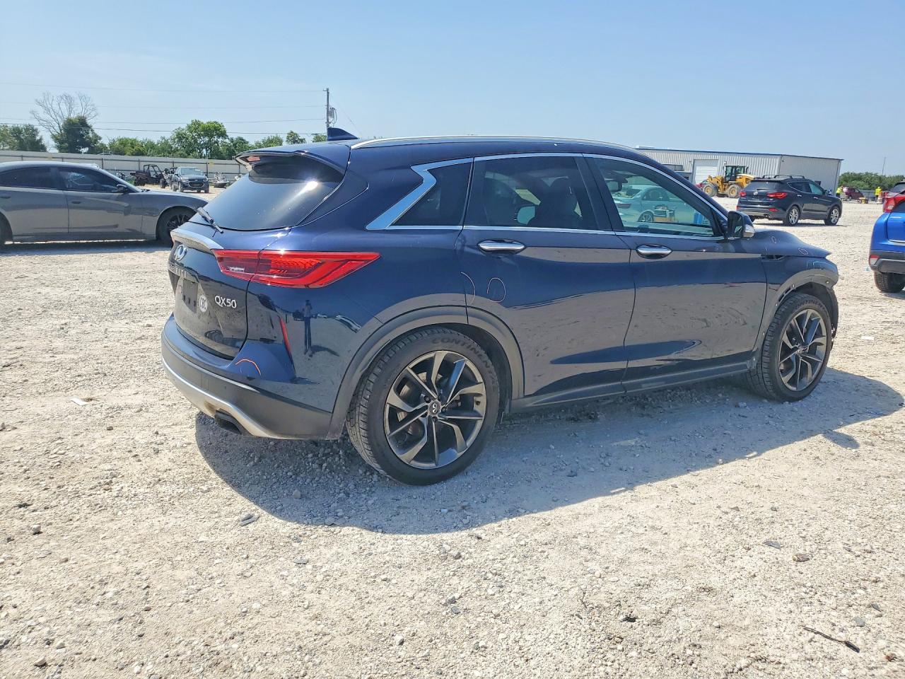 2019 INFINITI QX50 ESSENTIAL — снимка 3