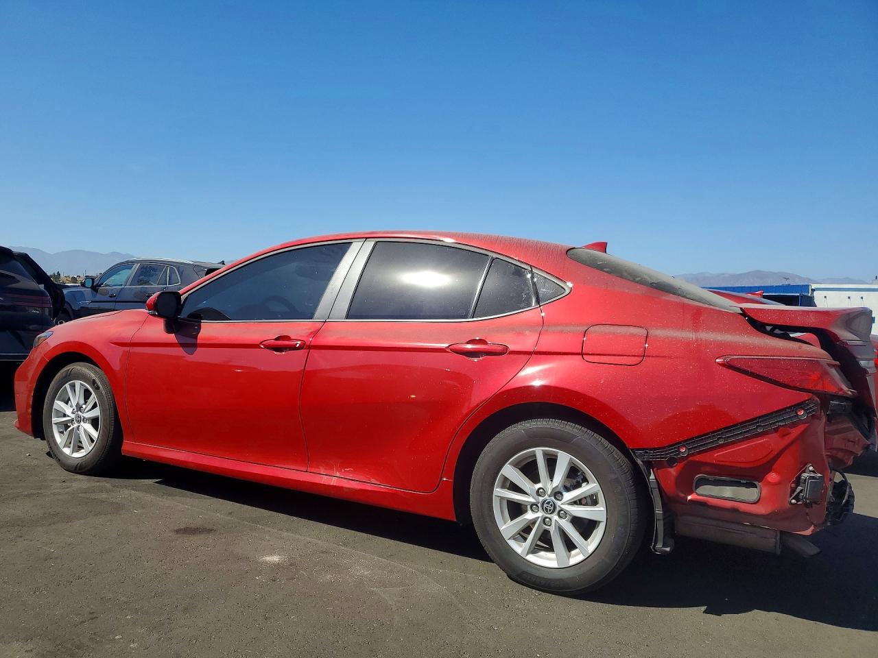 2025 TOYOTA CAMRY LE — снимка 2