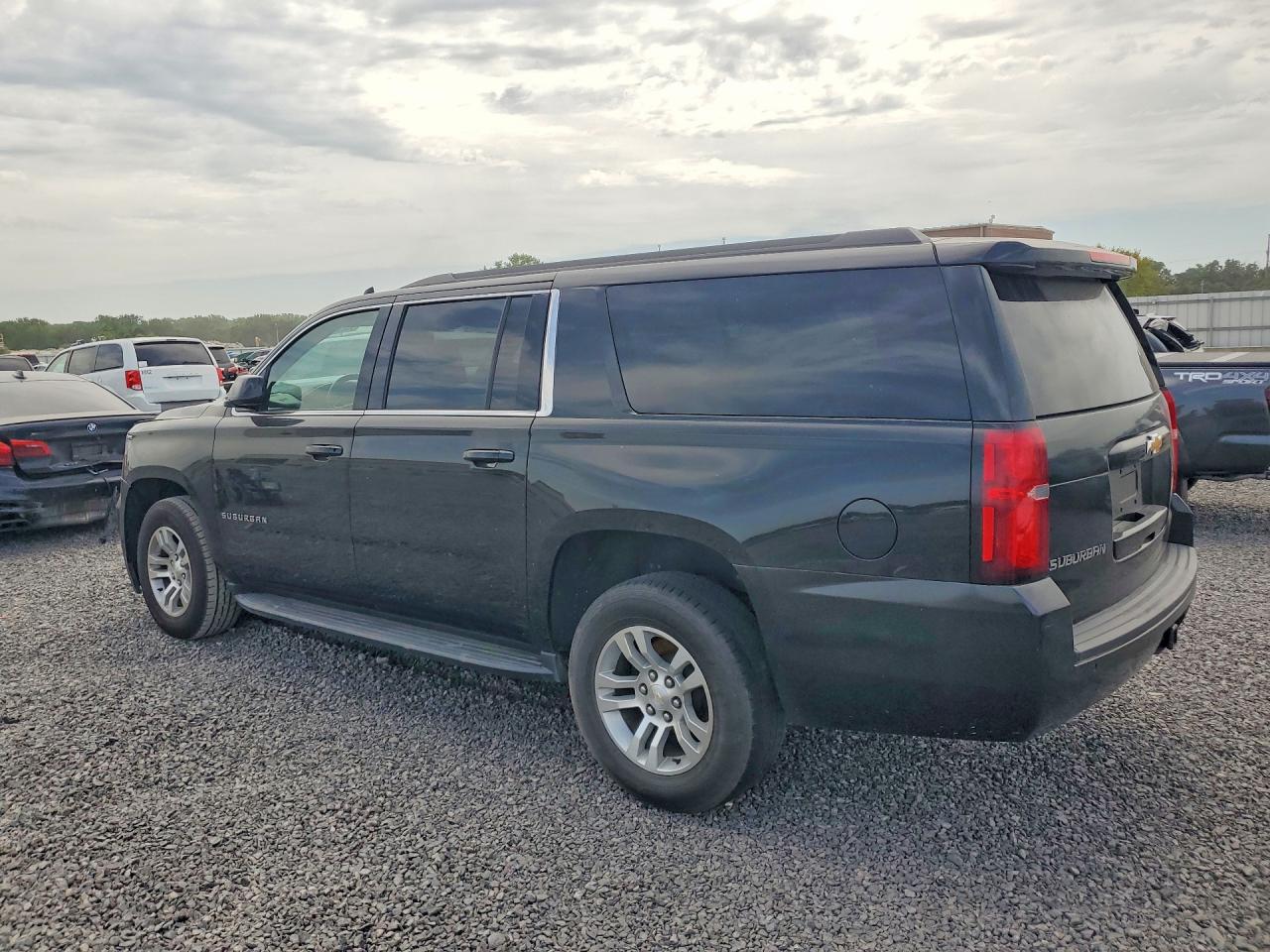 2020 CHEVROLET SUBURBAN K1500 LT — снимка 2