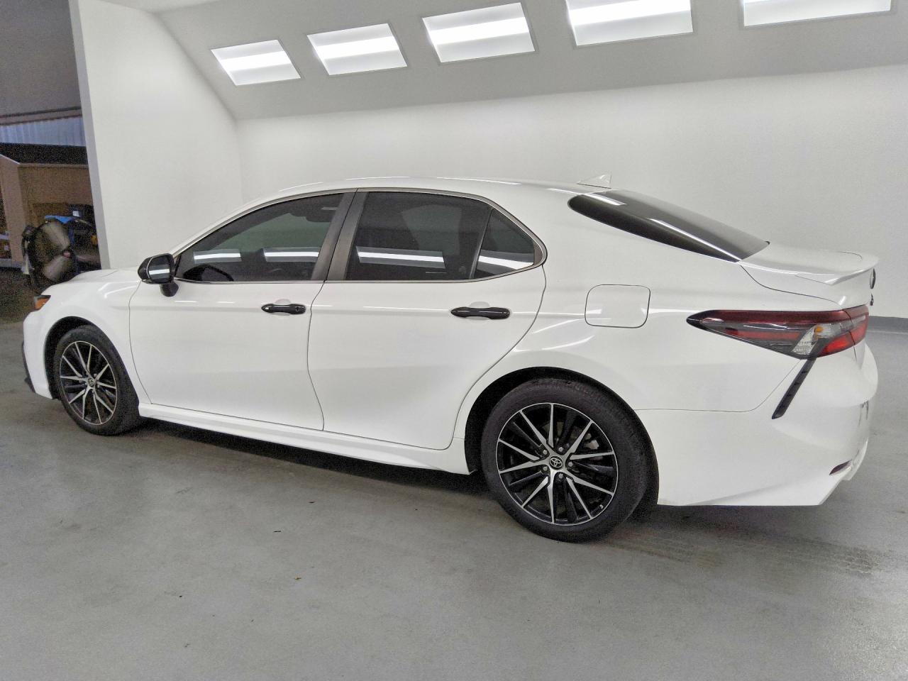 2023 TOYOTA CAMRY SE — снимка 2