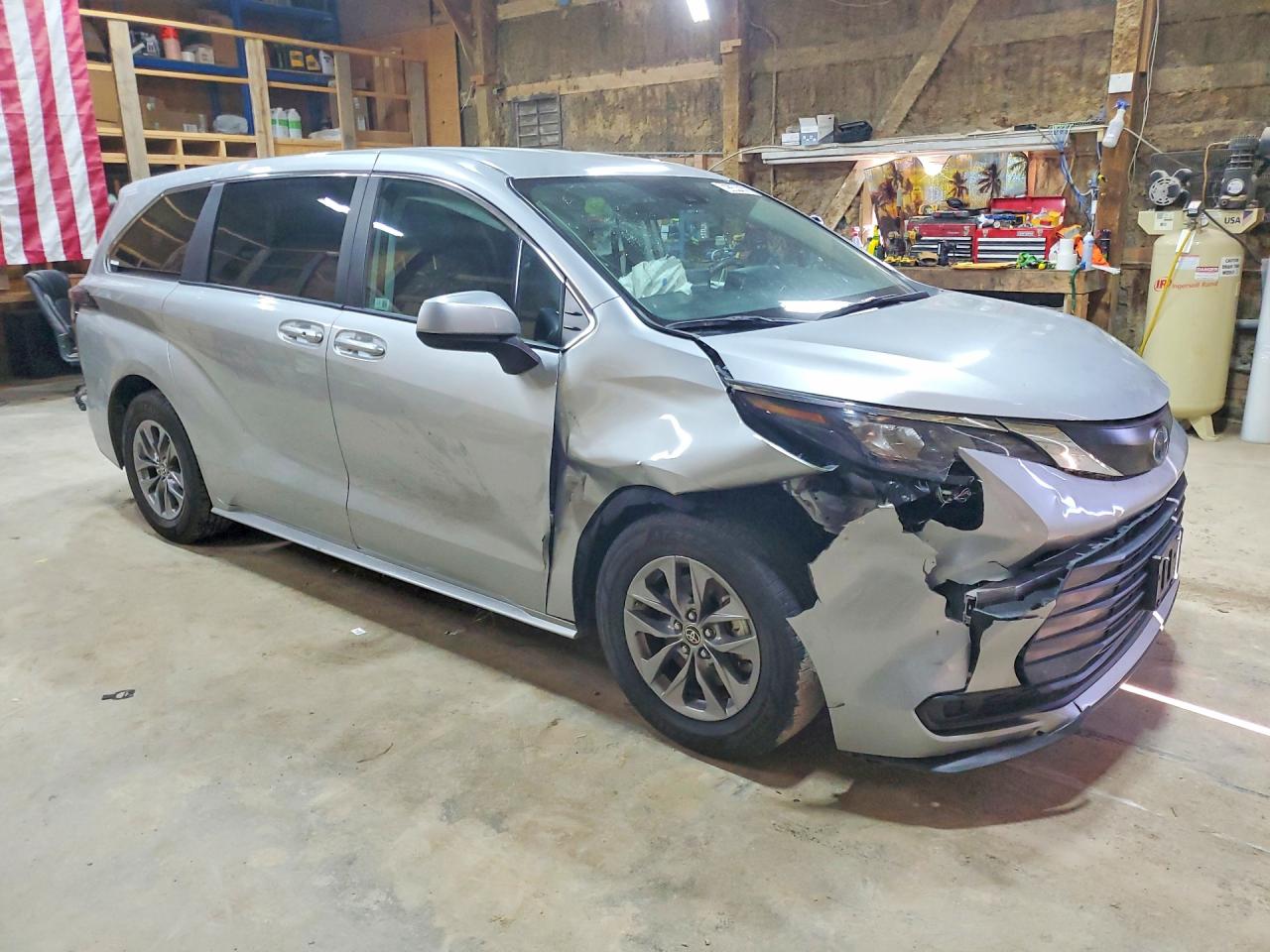 2024 TOYOTA SIENNA LE — снимка 4