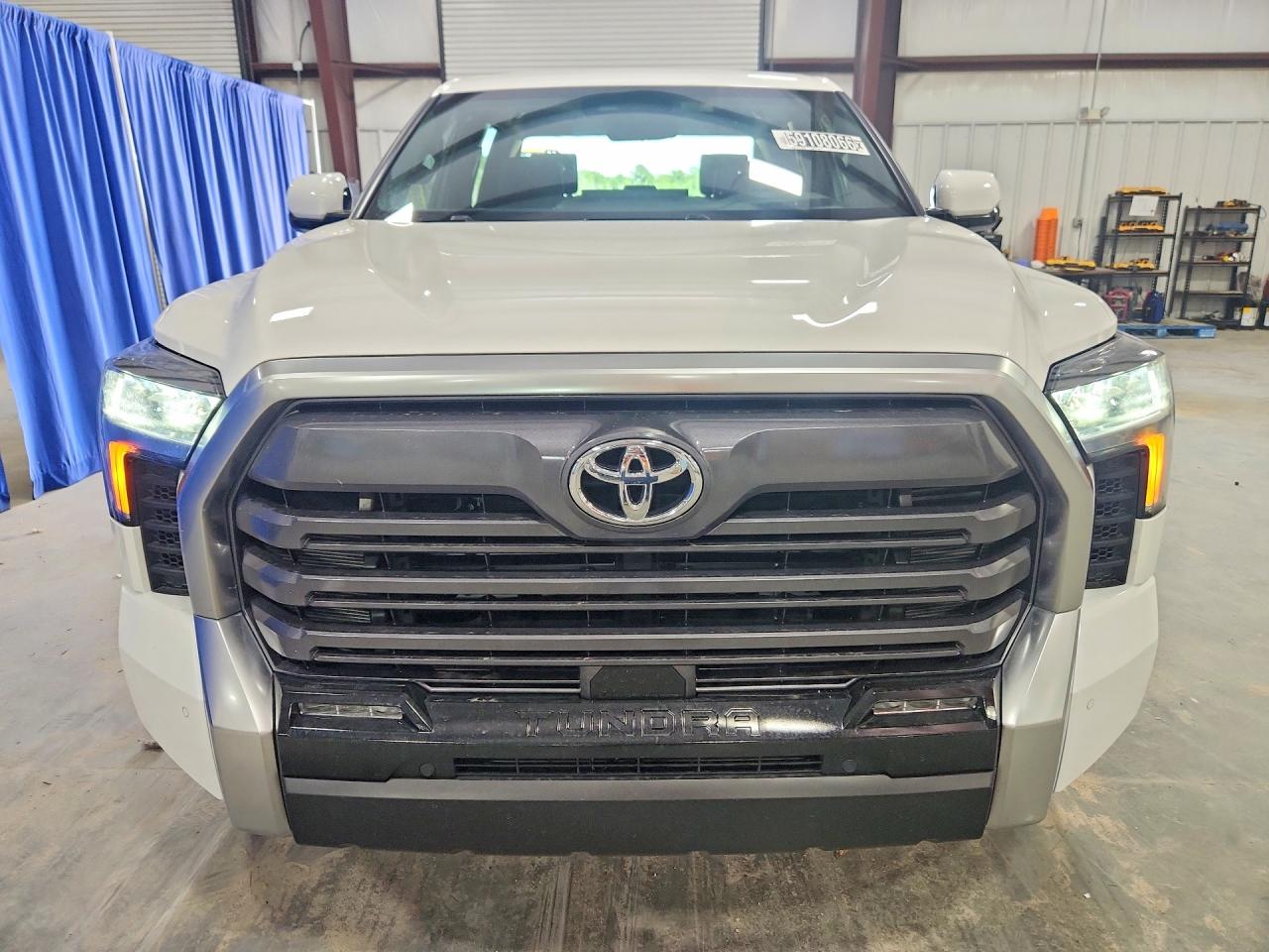 2026 TOYOTA TUNDRA CREWMAX LIMITED — снимка 5