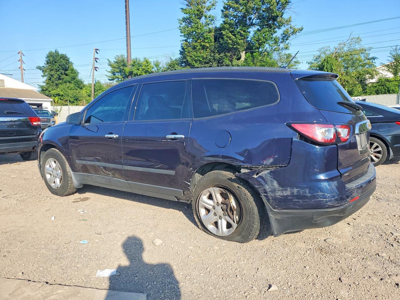 2015 CHEVROLET TRAVERSE LS — снимка 2