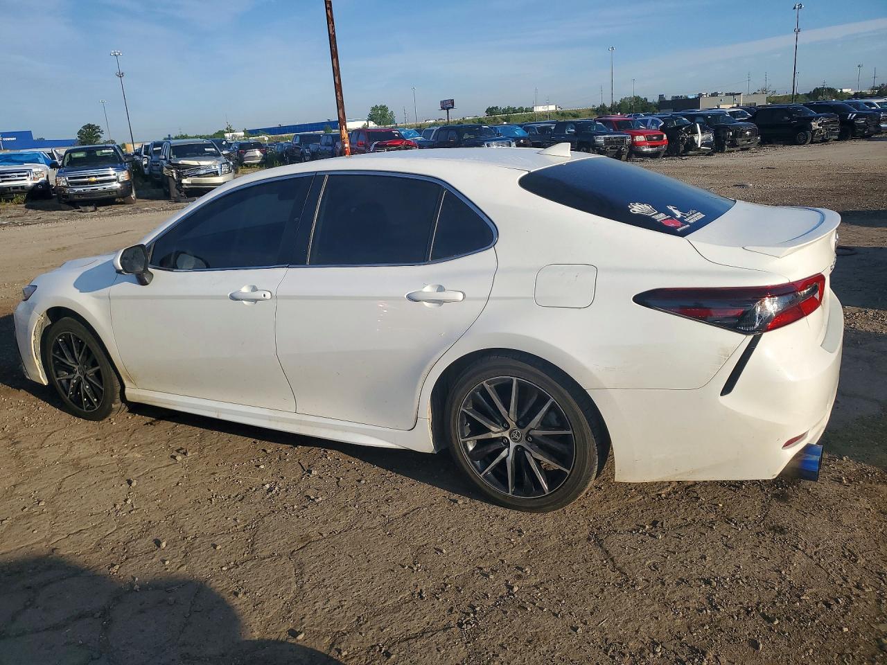 2021 TOYOTA CAMRY SE — снимка 2