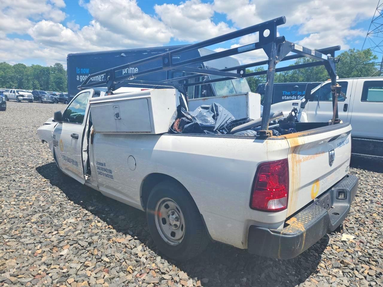 2019 RAM 1500 CLASSIC TRADESMAN — снимка 2