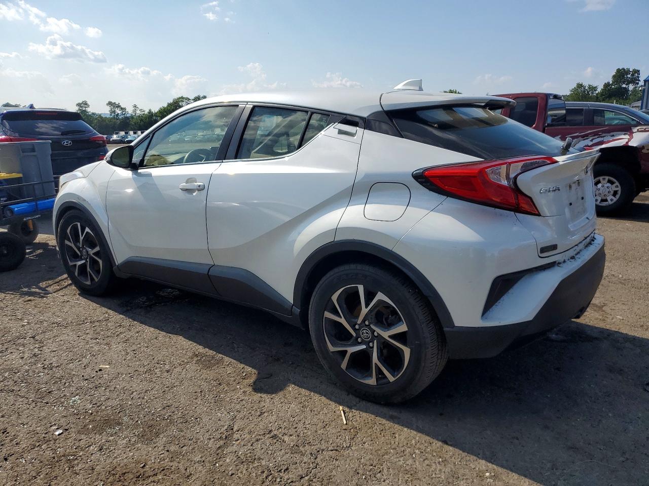 2019 TOYOTA C-HR XLE — снимка 2