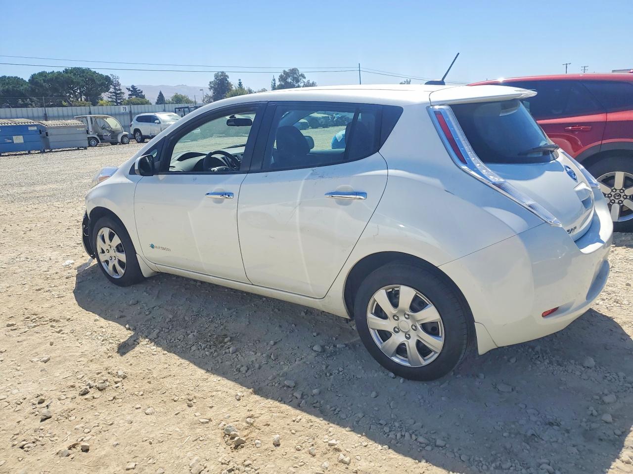 2016 NISSAN LEAF S — снимка 2