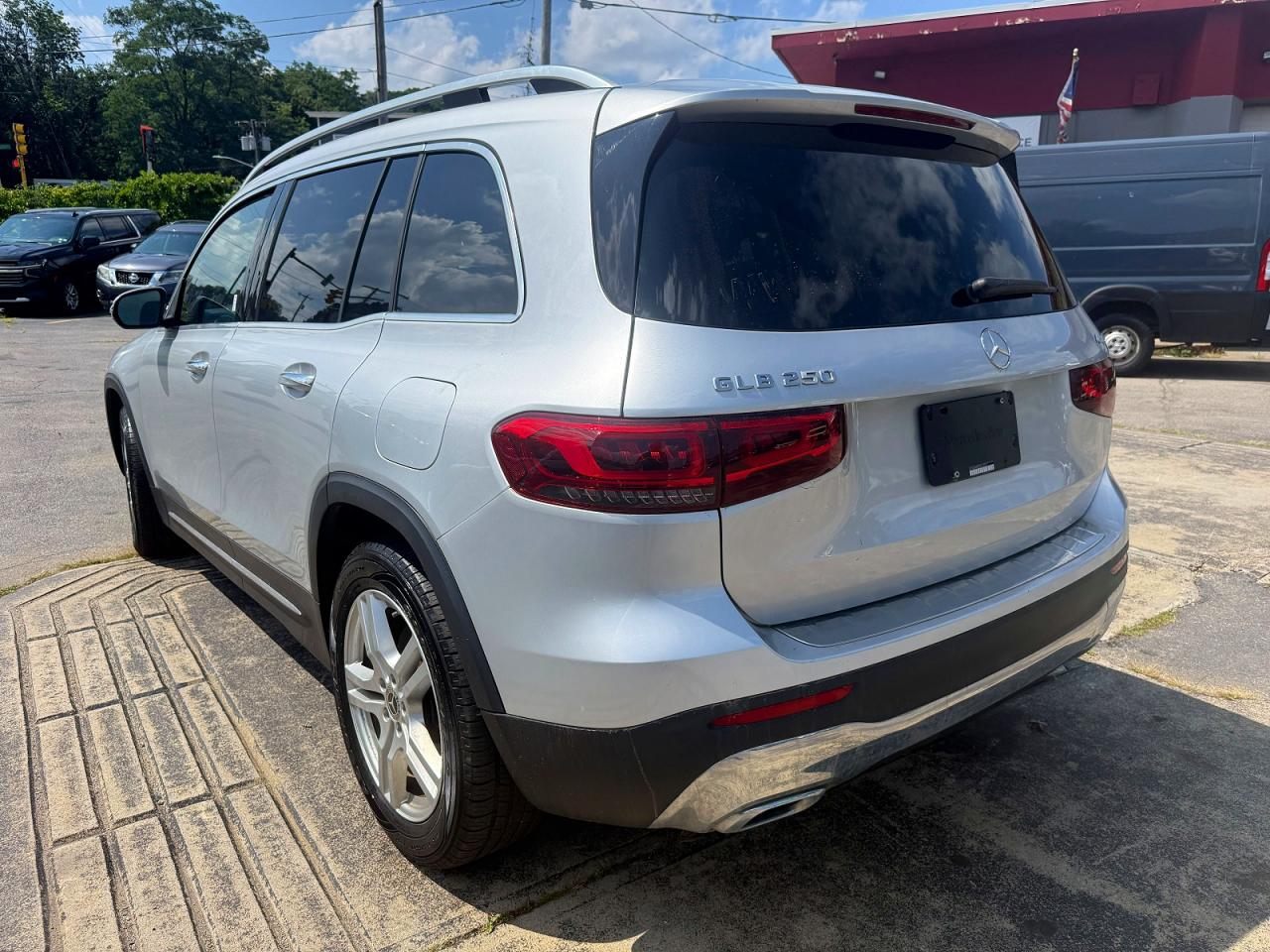 2021 MERCEDES-BENZ GLB 250 4MATIC — снимка 2