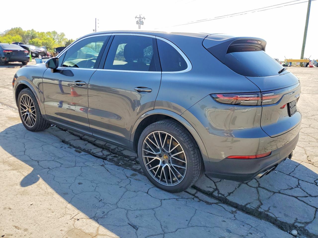 2019 PORSCHE CAYENNE S — снимка 2