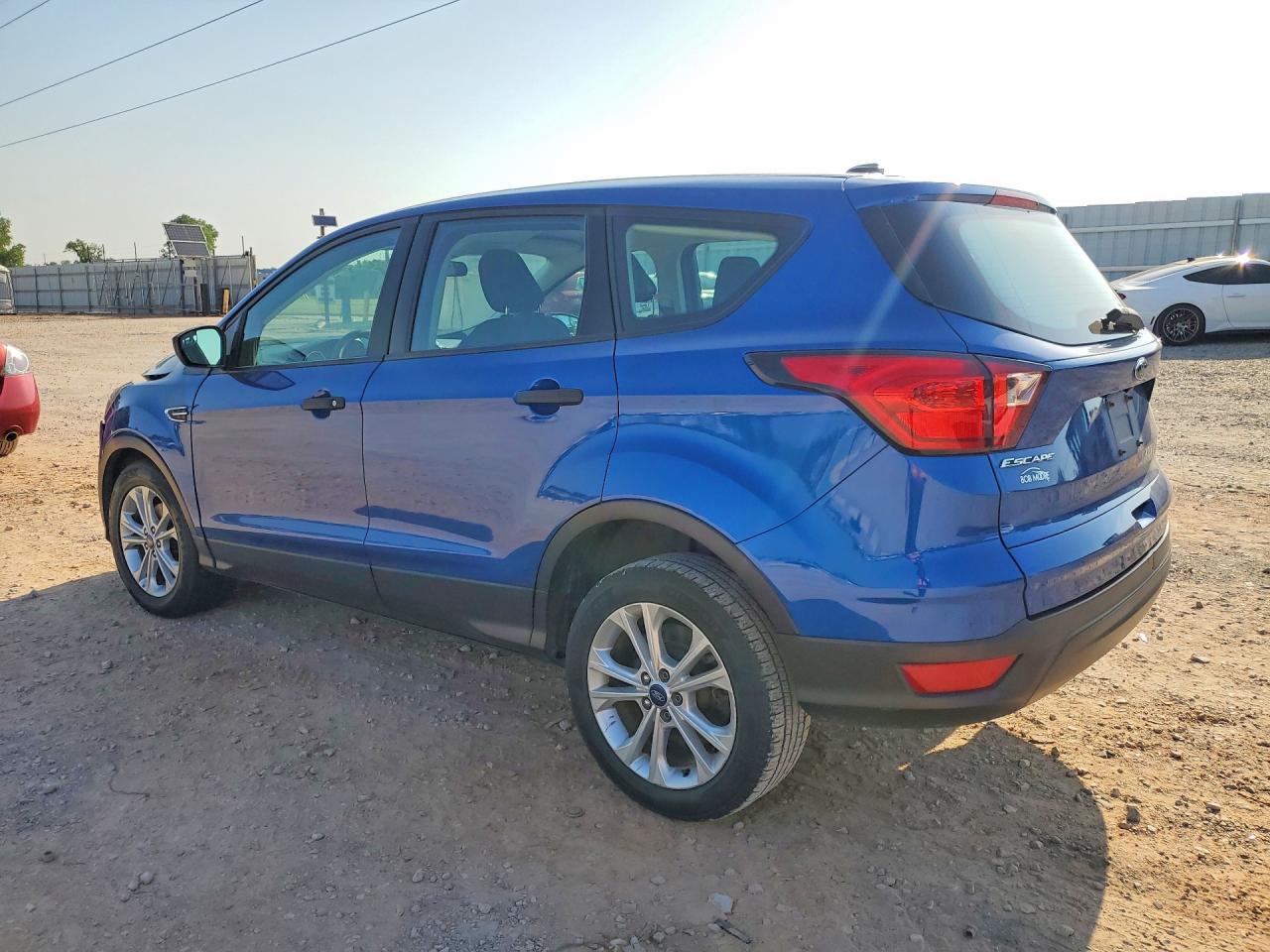 2019 FORD ESCAPE S — снимка 2