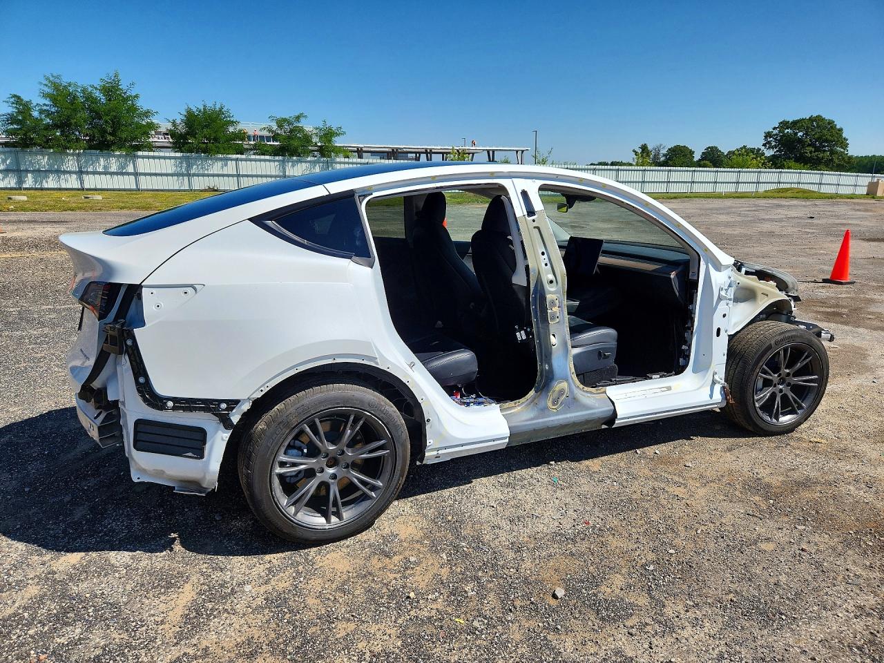 2024 TESLA MODEL Y — снимка 3