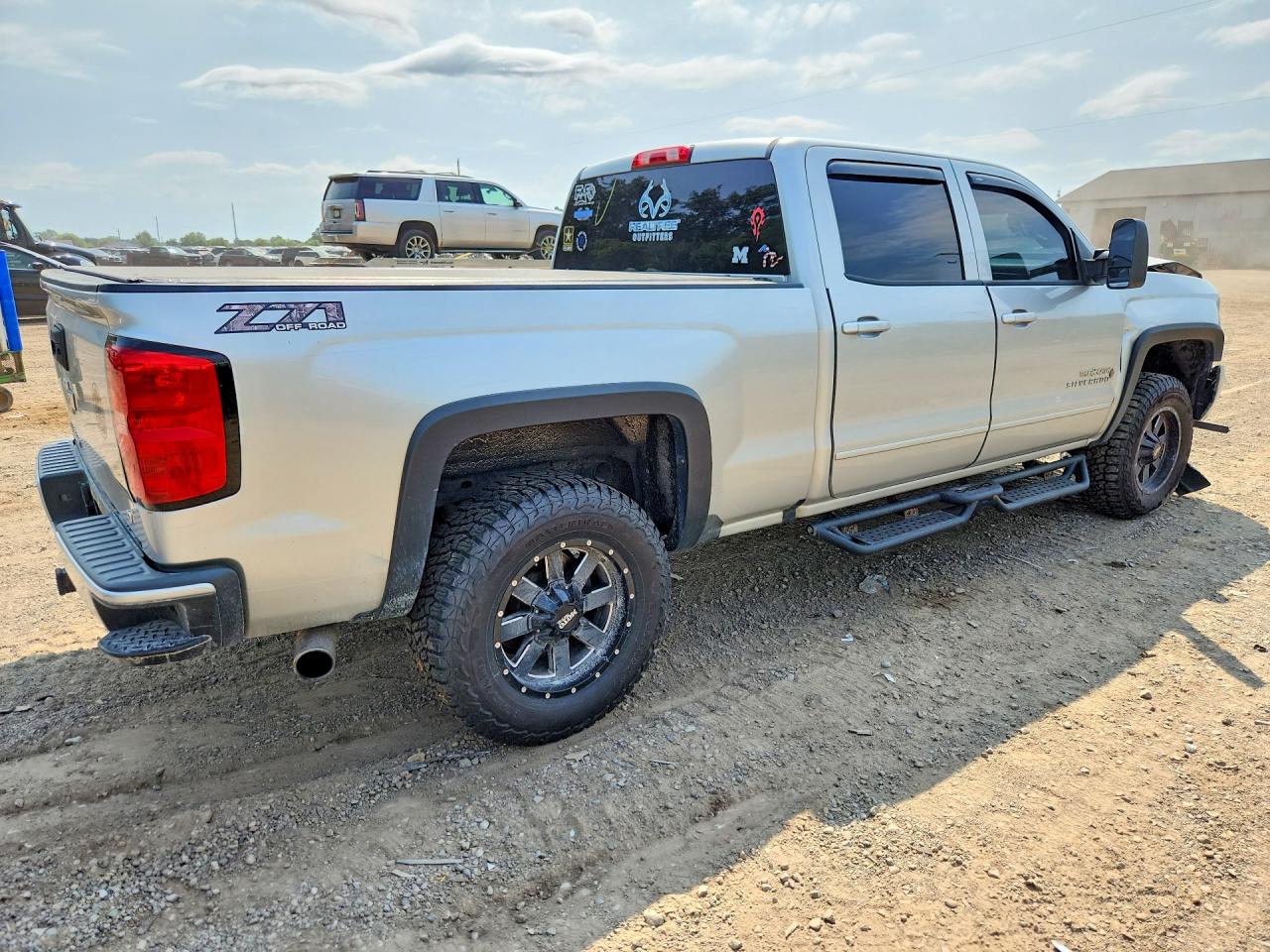 2017 CHEVROLET SILVERADO K1500 LT — снимка 3