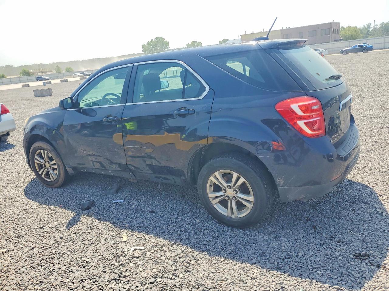 2017 CHEVROLET EQUINOX LS — снимка 2