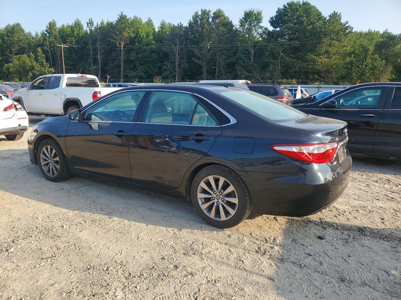 2017 TOYOTA CAMRY XLE — снимка 2