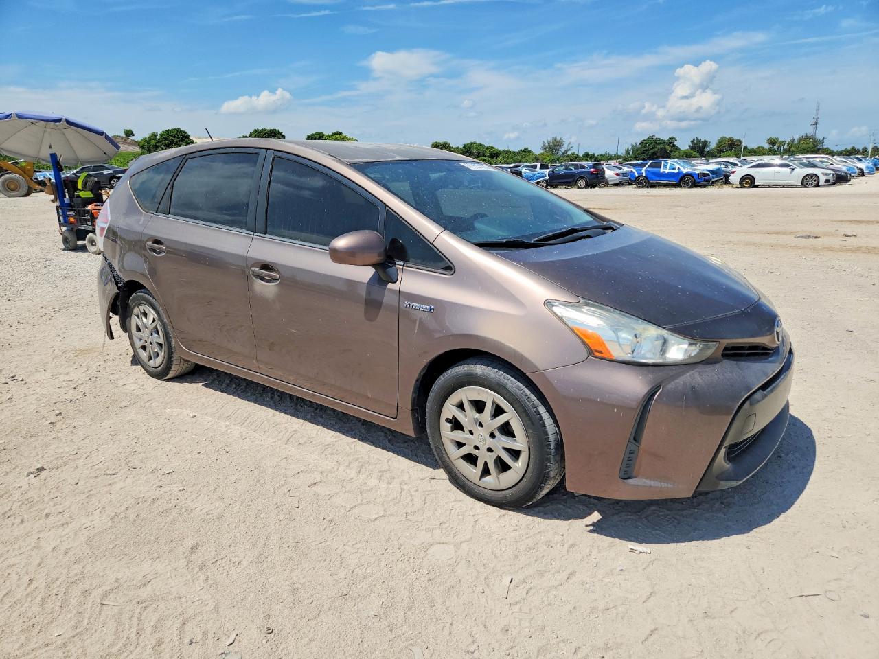 2017 TOYOTA PRIUS V TWO — снимка 4