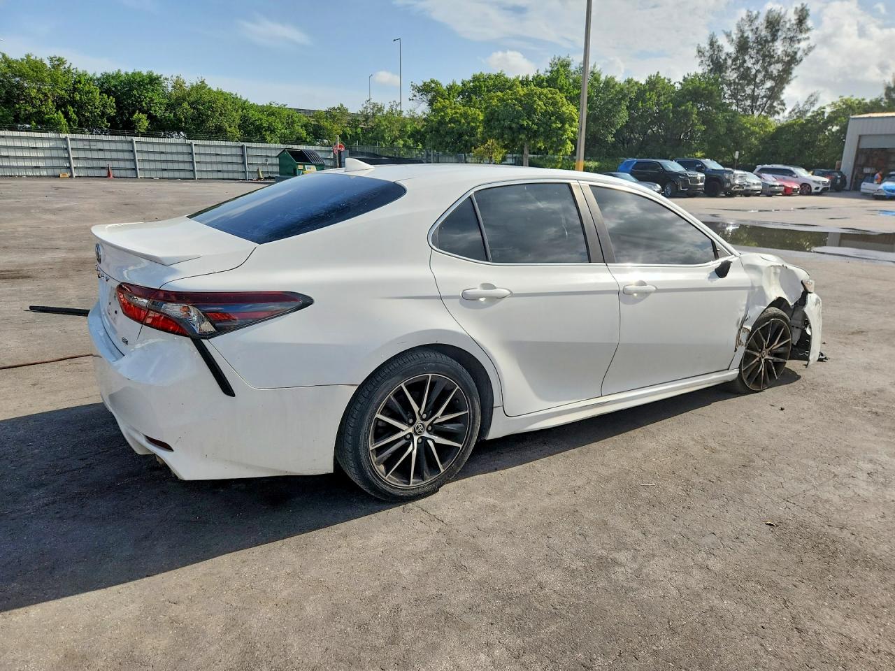 2021 TOYOTA CAMRY SE — снимка 3
