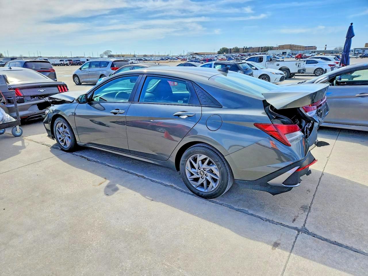 2024 HYUNDAI ELANTRA — снимка 2
