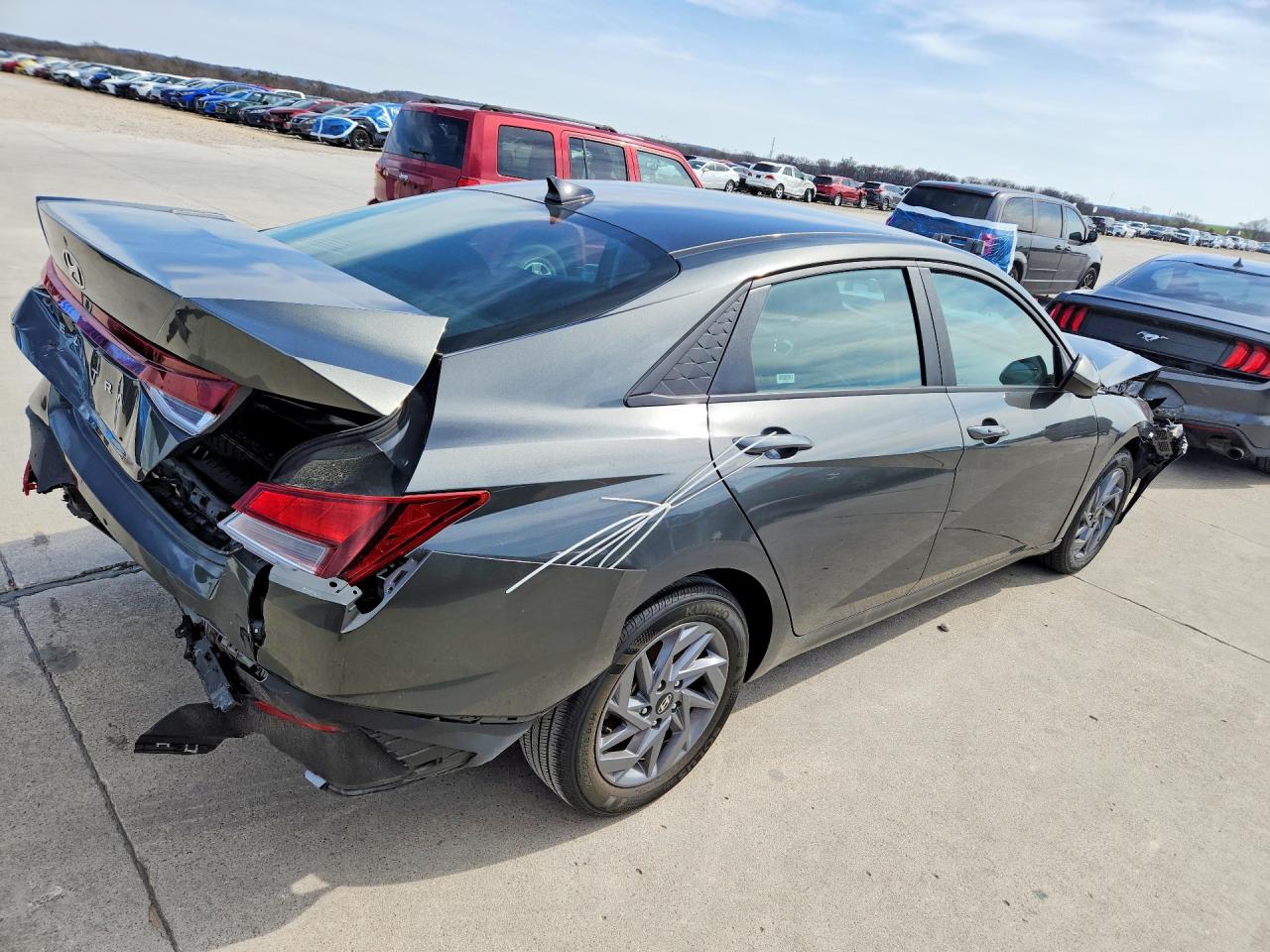 2024 HYUNDAI ELANTRA — снимка 3