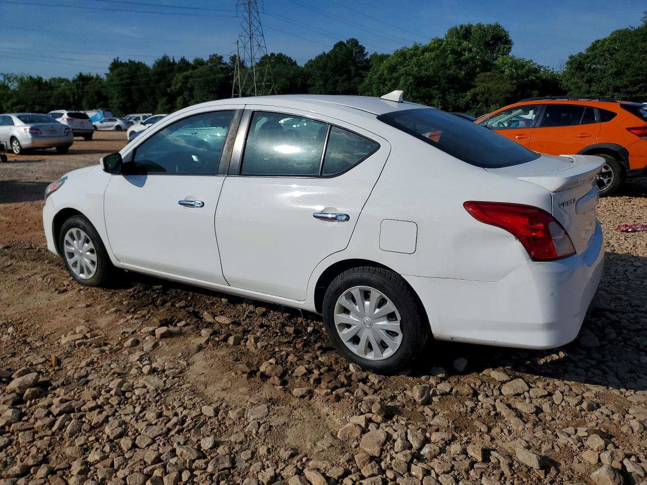 2018 NISSAN VERSA SV — снимка 2