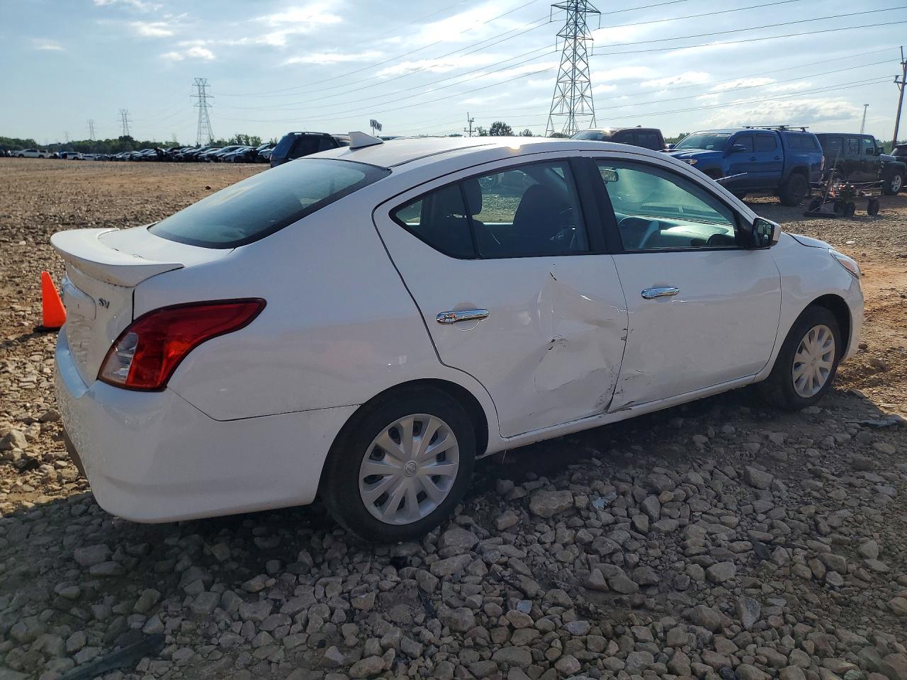 2018 NISSAN VERSA SV — снимка 3