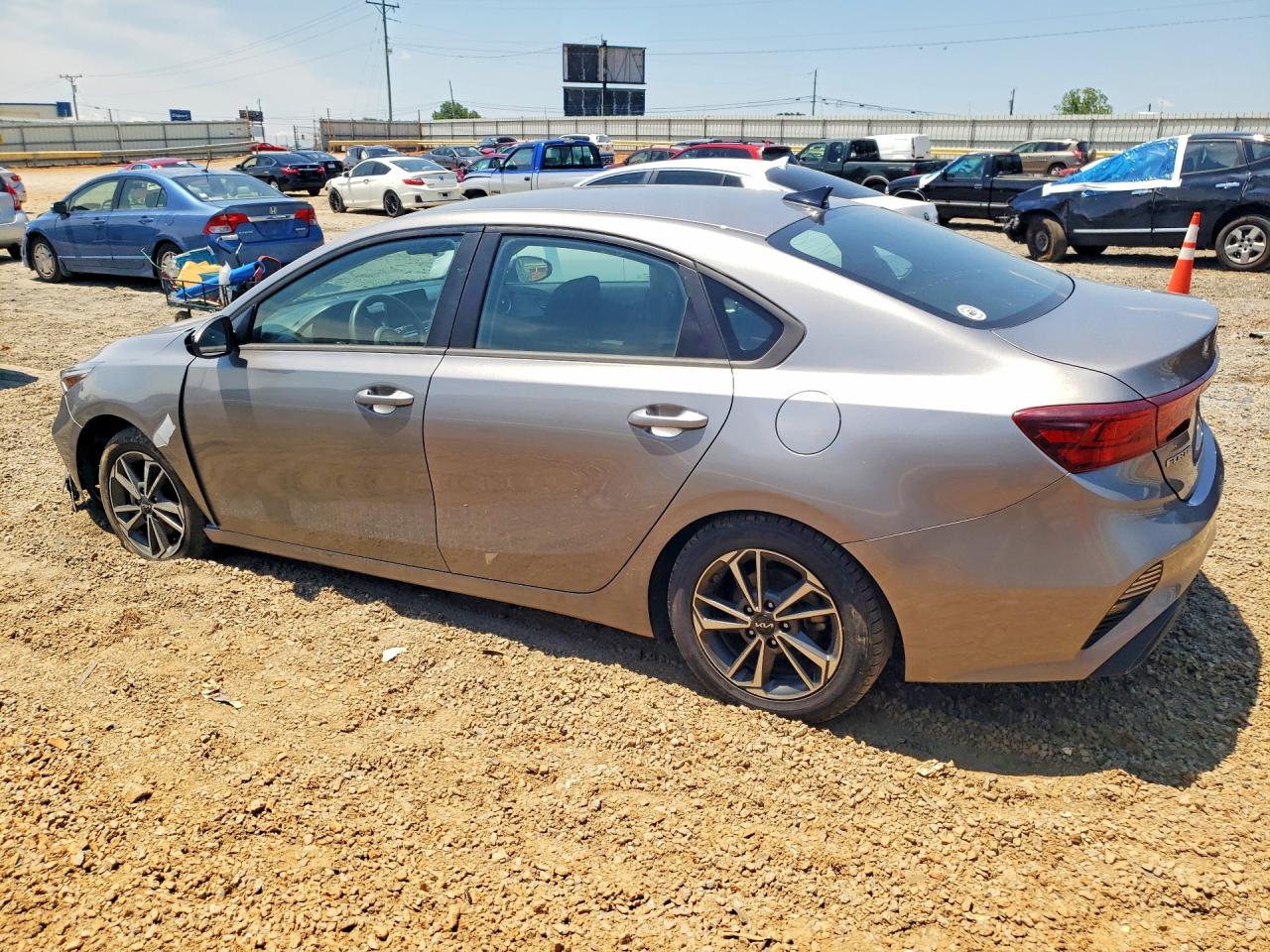2023 KIA FORTE LXS — снимка 2