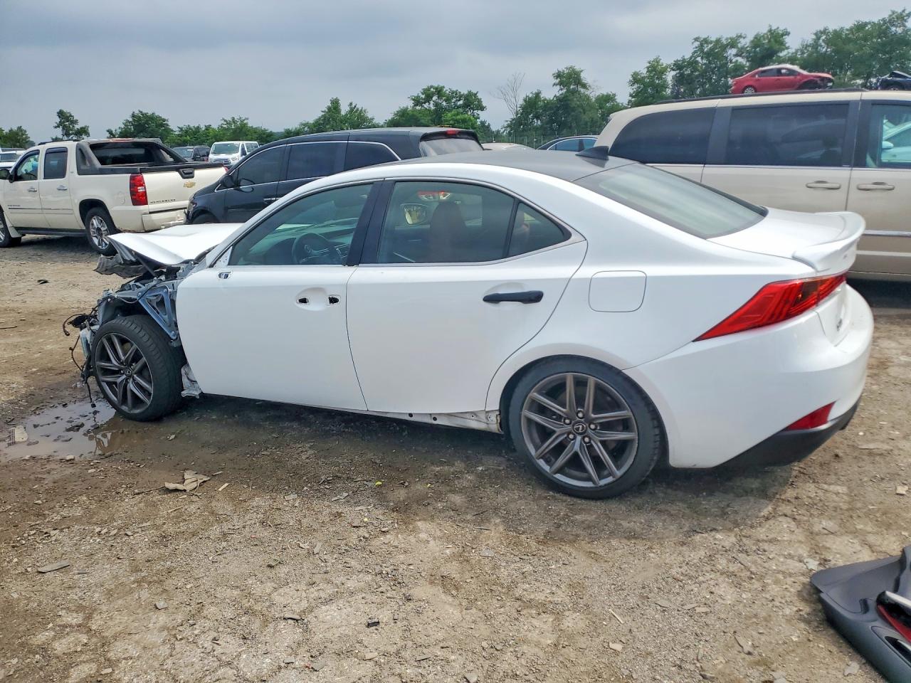 2018 LEXUS IS 300 — снимка 2