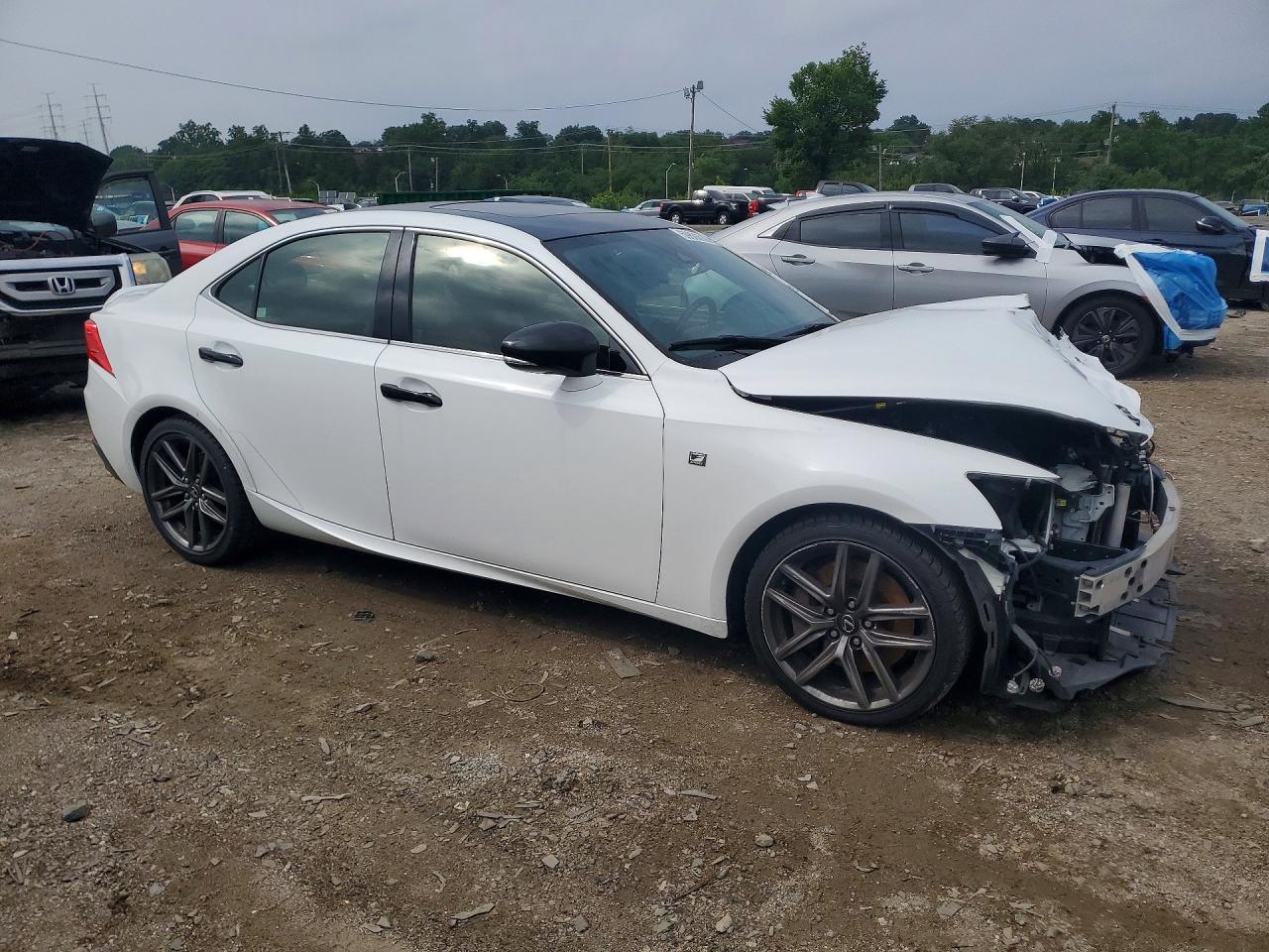 2018 LEXUS IS 300 — снимка 4