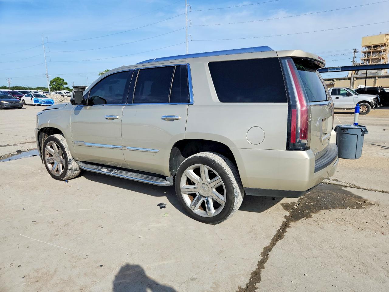 2016 CADILLAC ESCALADE LUXURY — снимка 2