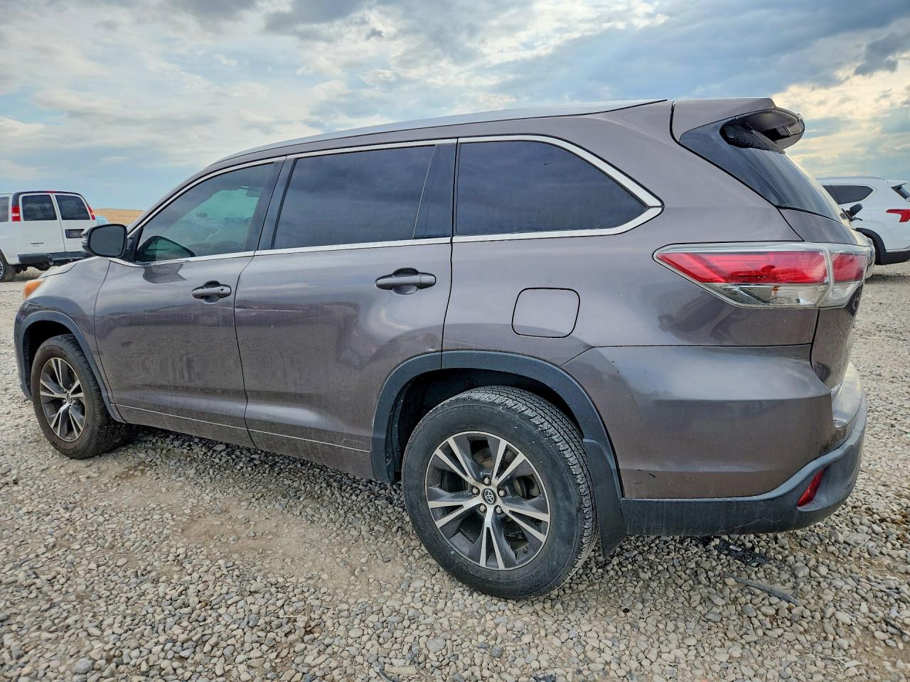 2016 TOYOTA HIGHLANDER XLE — снимка 2