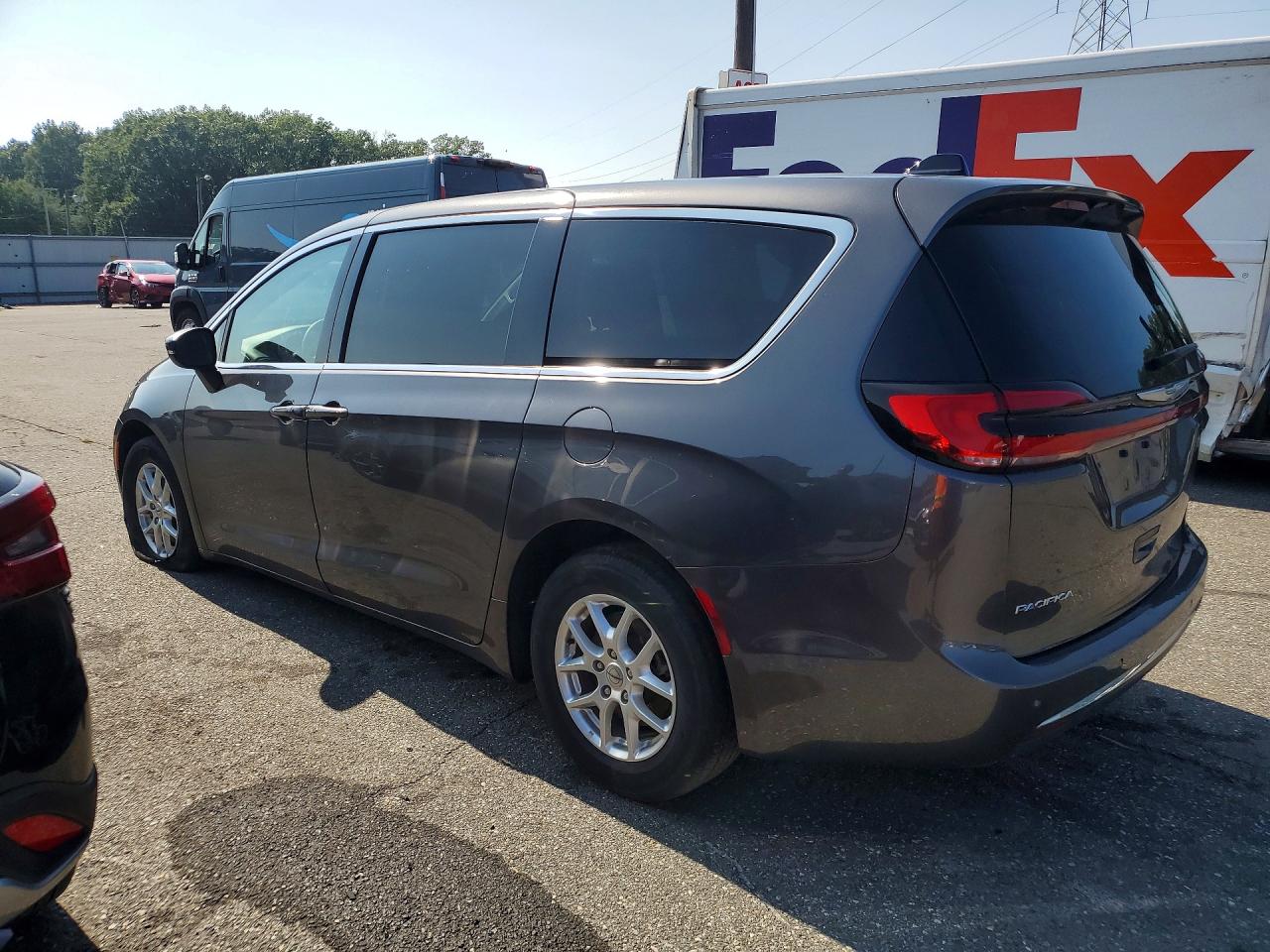2023 CHRYSLER PACIFICA TOURING L — снимка 2