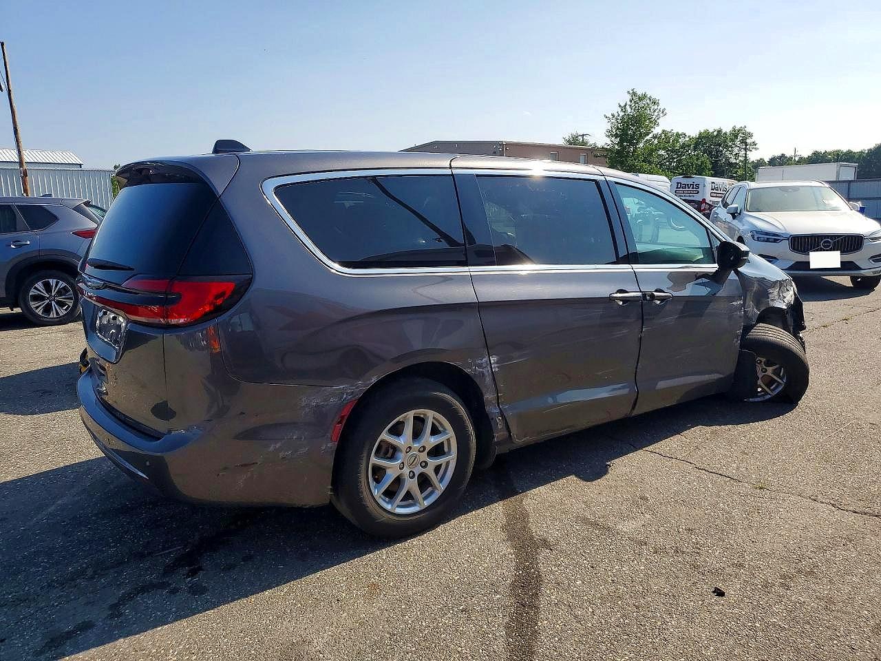 2023 CHRYSLER PACIFICA TOURING L — снимка 3