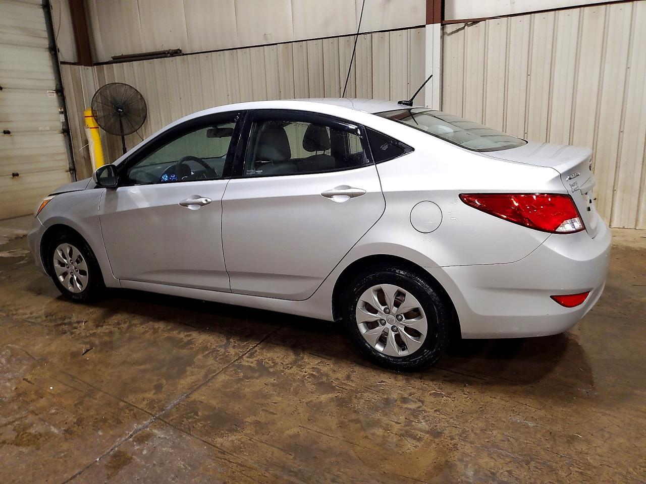 2016 HYUNDAI ACCENT SE — снимка 2