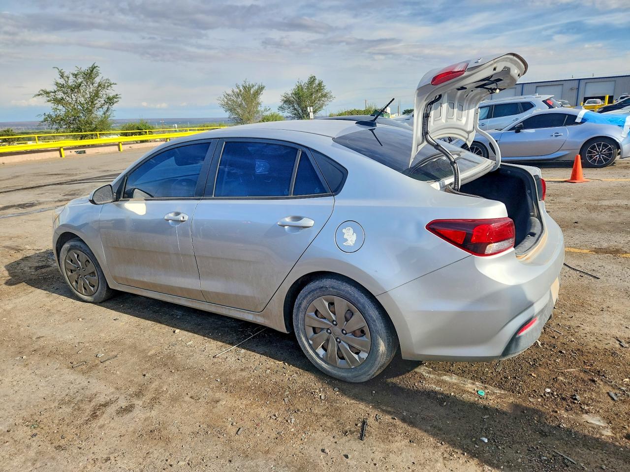 2019 KIA RIO S — снимка 2