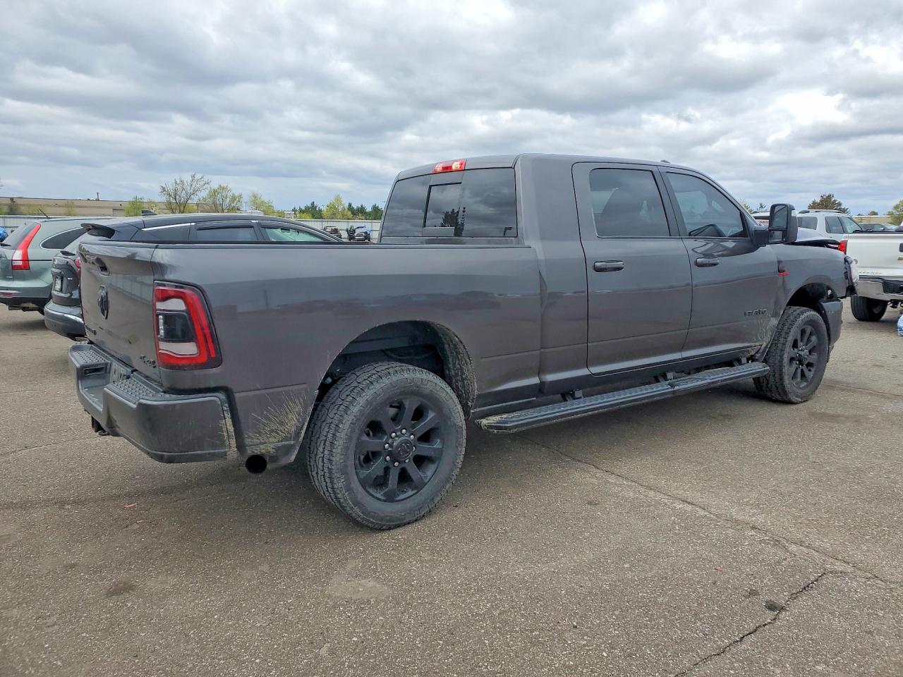 2023 RAM 3500 LARAMIE — снимка 3