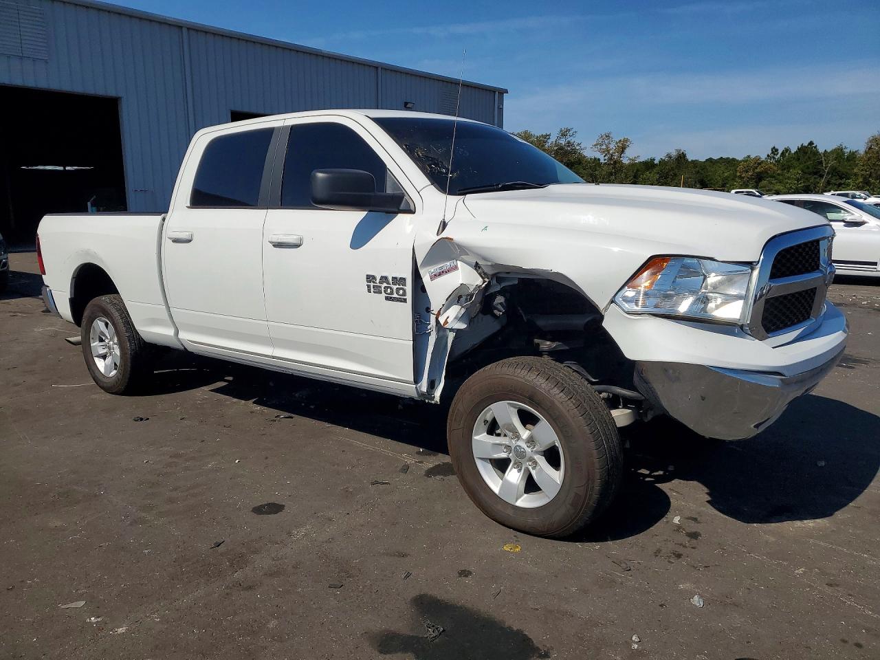 2021 RAM 1500 CLASSIC SLT — снимка 4