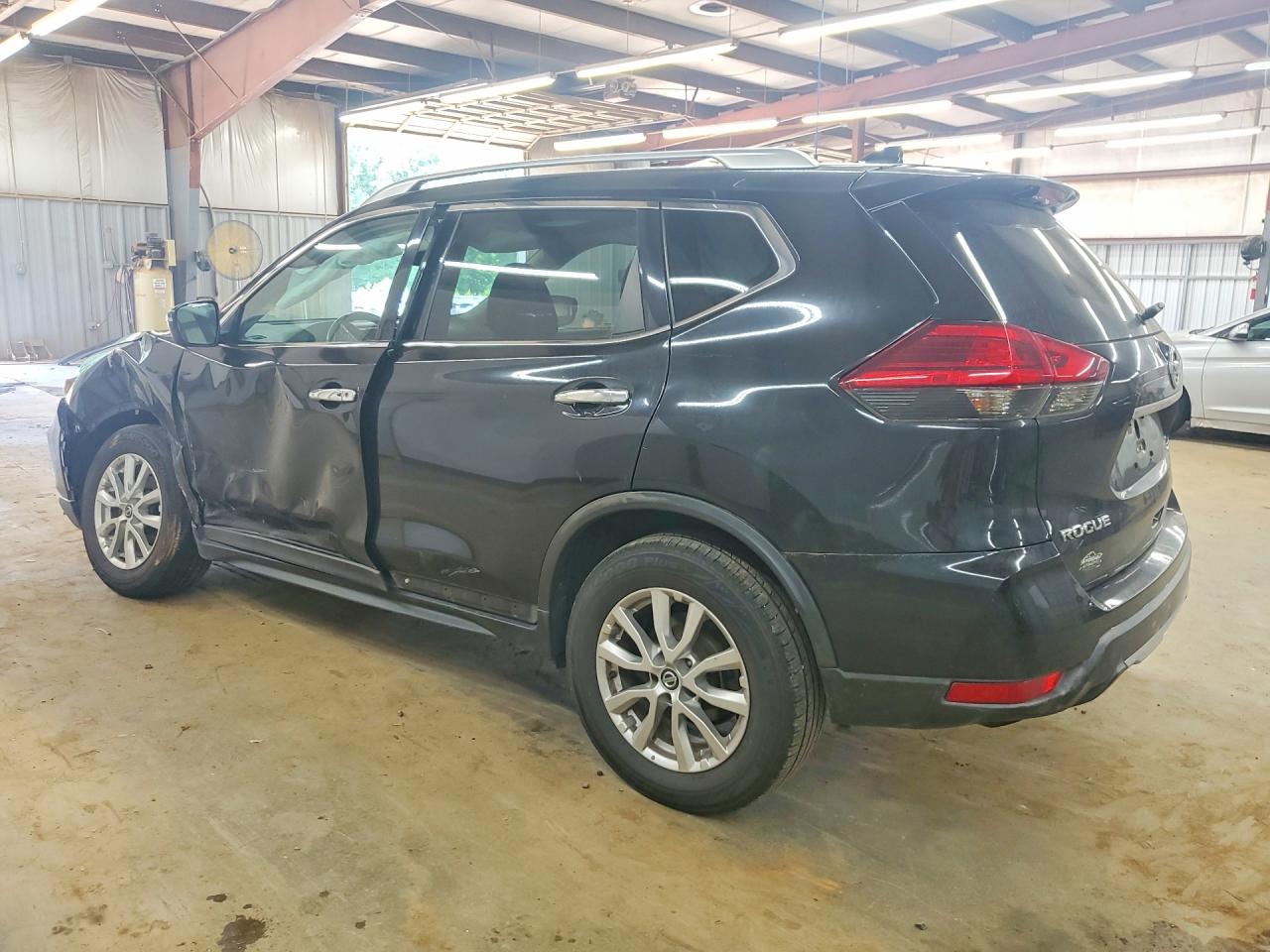 2017 NISSAN ROGUE SV — снимка 2