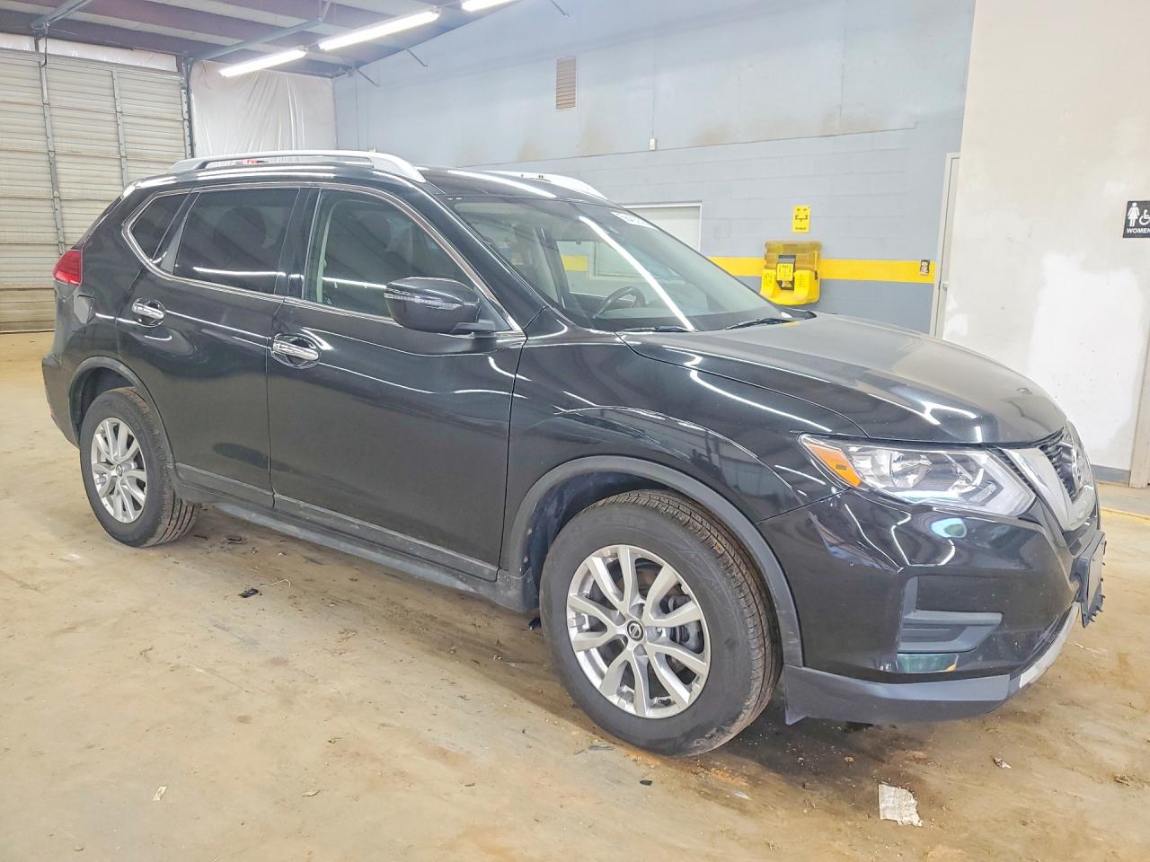 2017 NISSAN ROGUE SV — снимка 4
