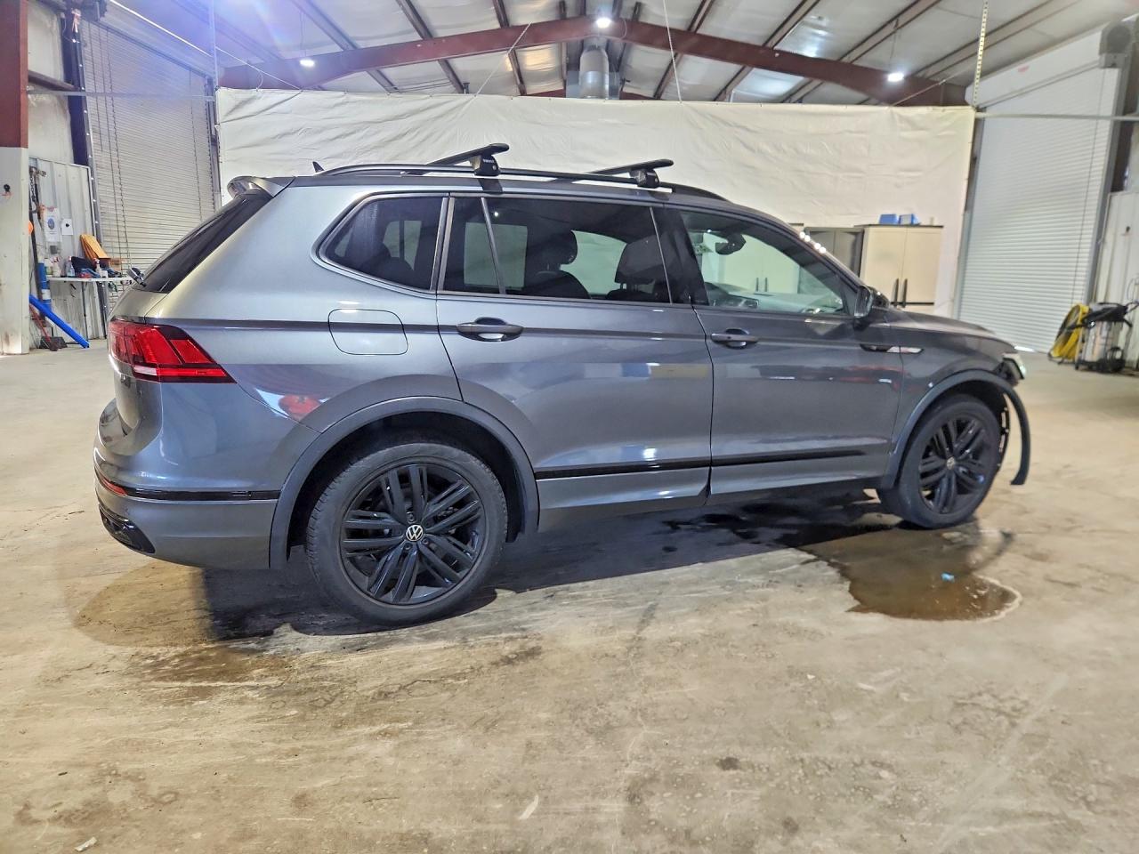 2022 VOLKSWAGEN TIGUAN SE R-LINE BLACK — снимка 3
