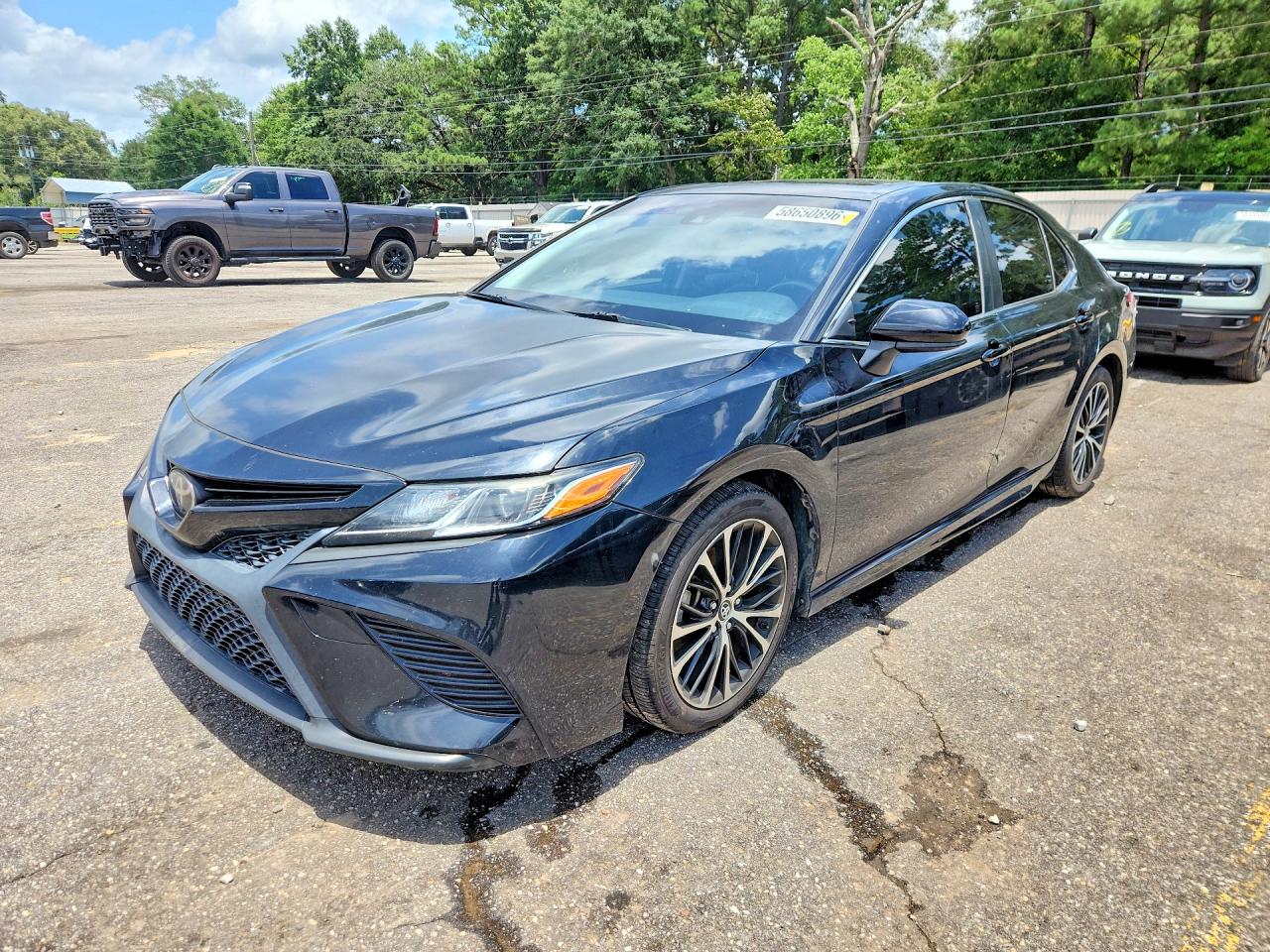 2018 TOYOTA CAMRY SE