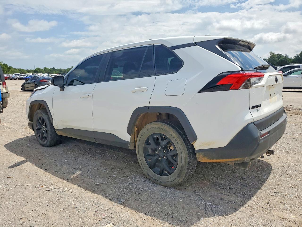 2022 TOYOTA RAV4 LE — снимка 2
