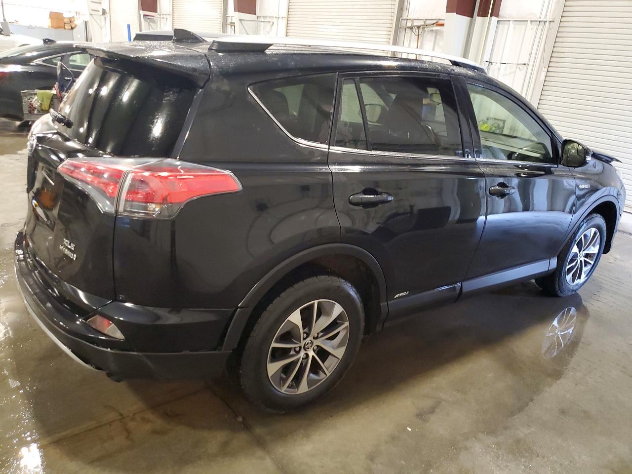 2017 TOYOTA RAV4 HYBRID XLE — снимка 3