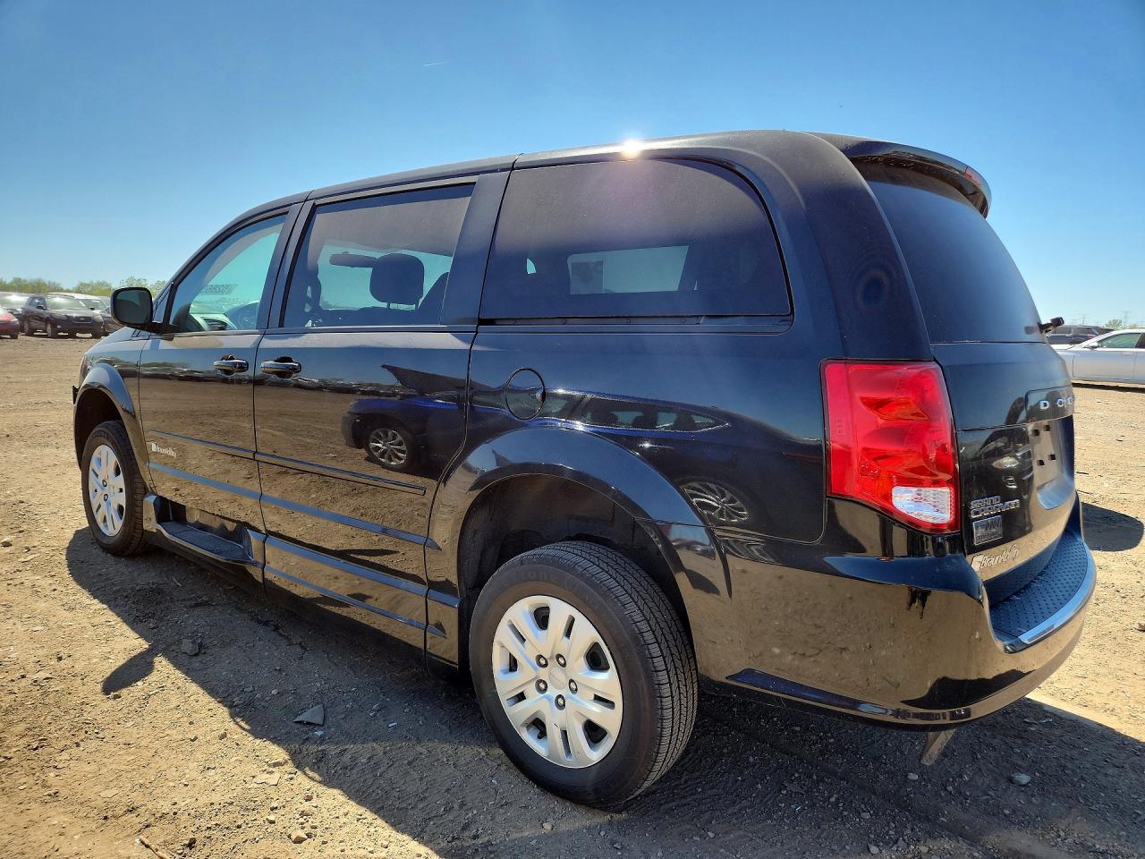2015 DODGE GRAND CARAVAN SE — снимка 2