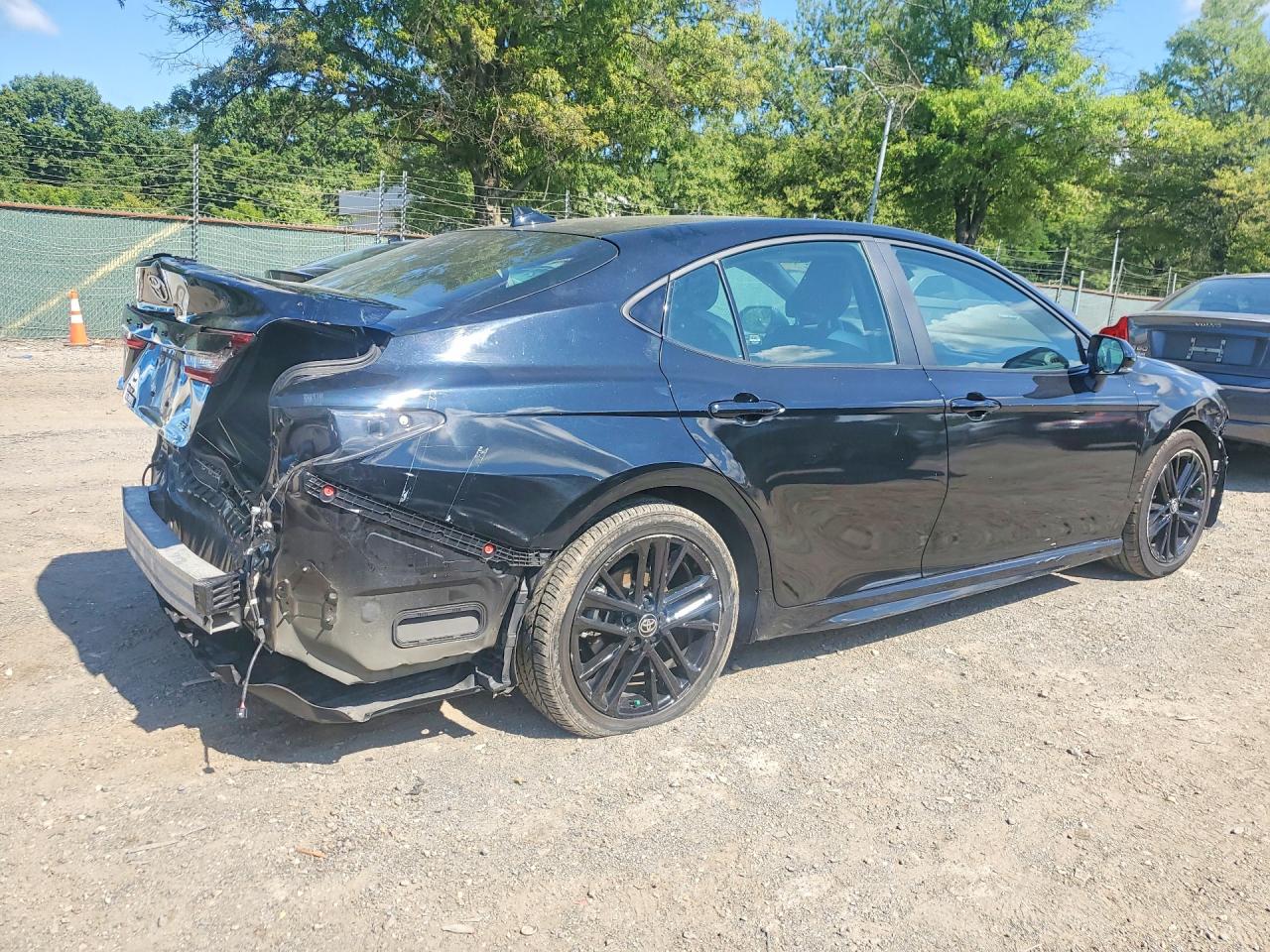2025 TOYOTA CAMRY SE — снимка 3