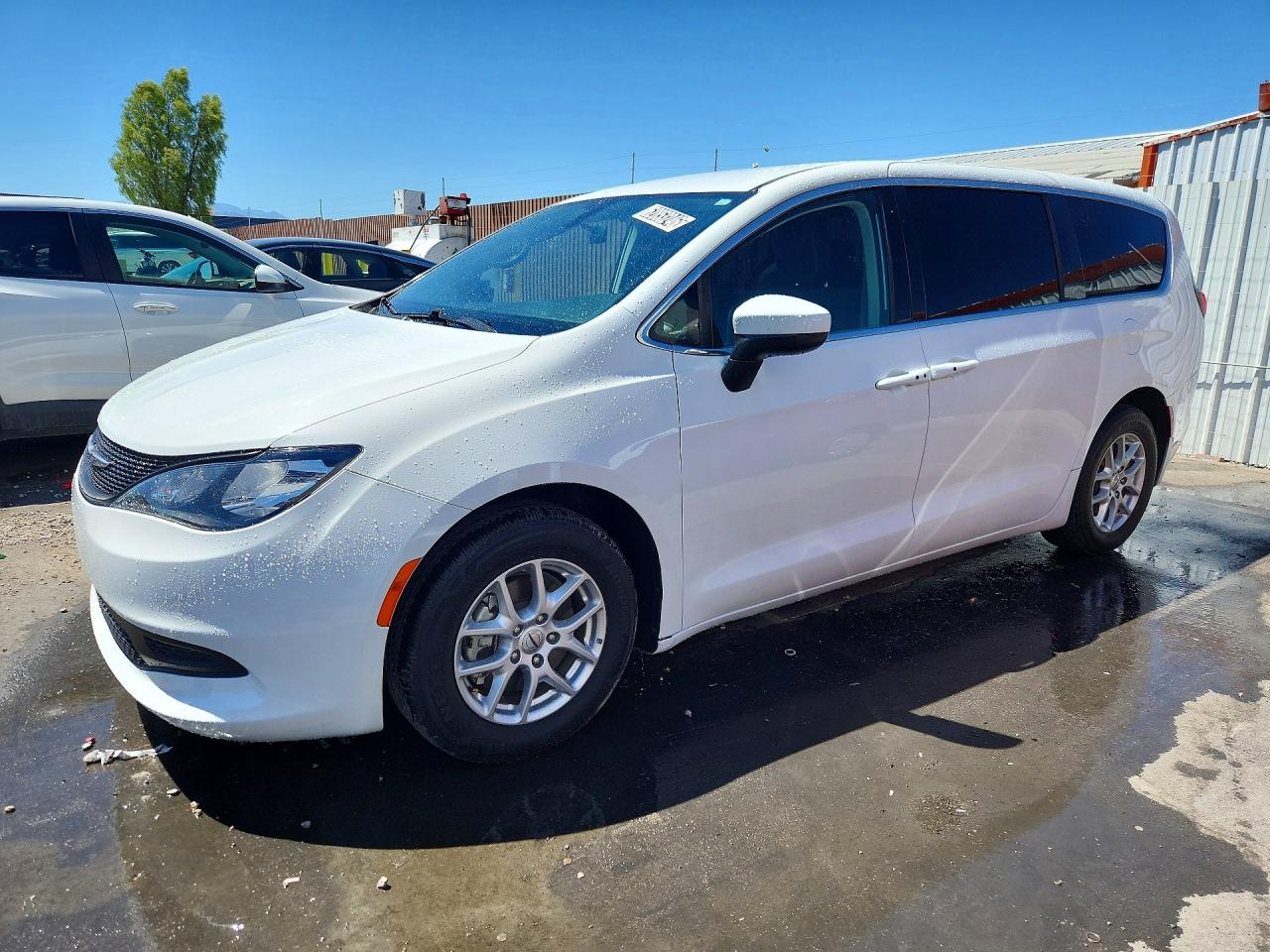 2022 CHRYSLER VOYAGER LX