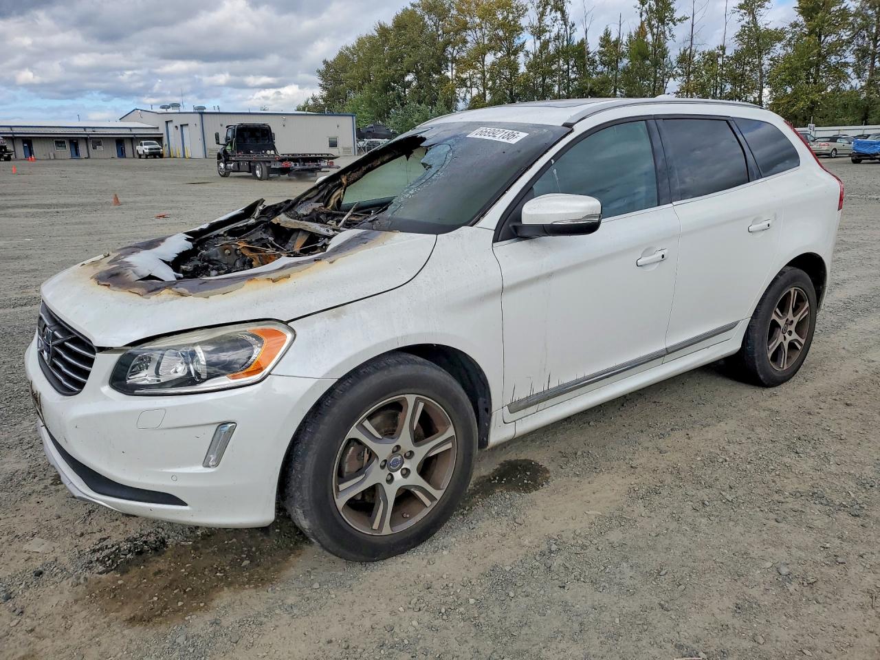 2015 VOLVO XC60 T6 PLATINUM