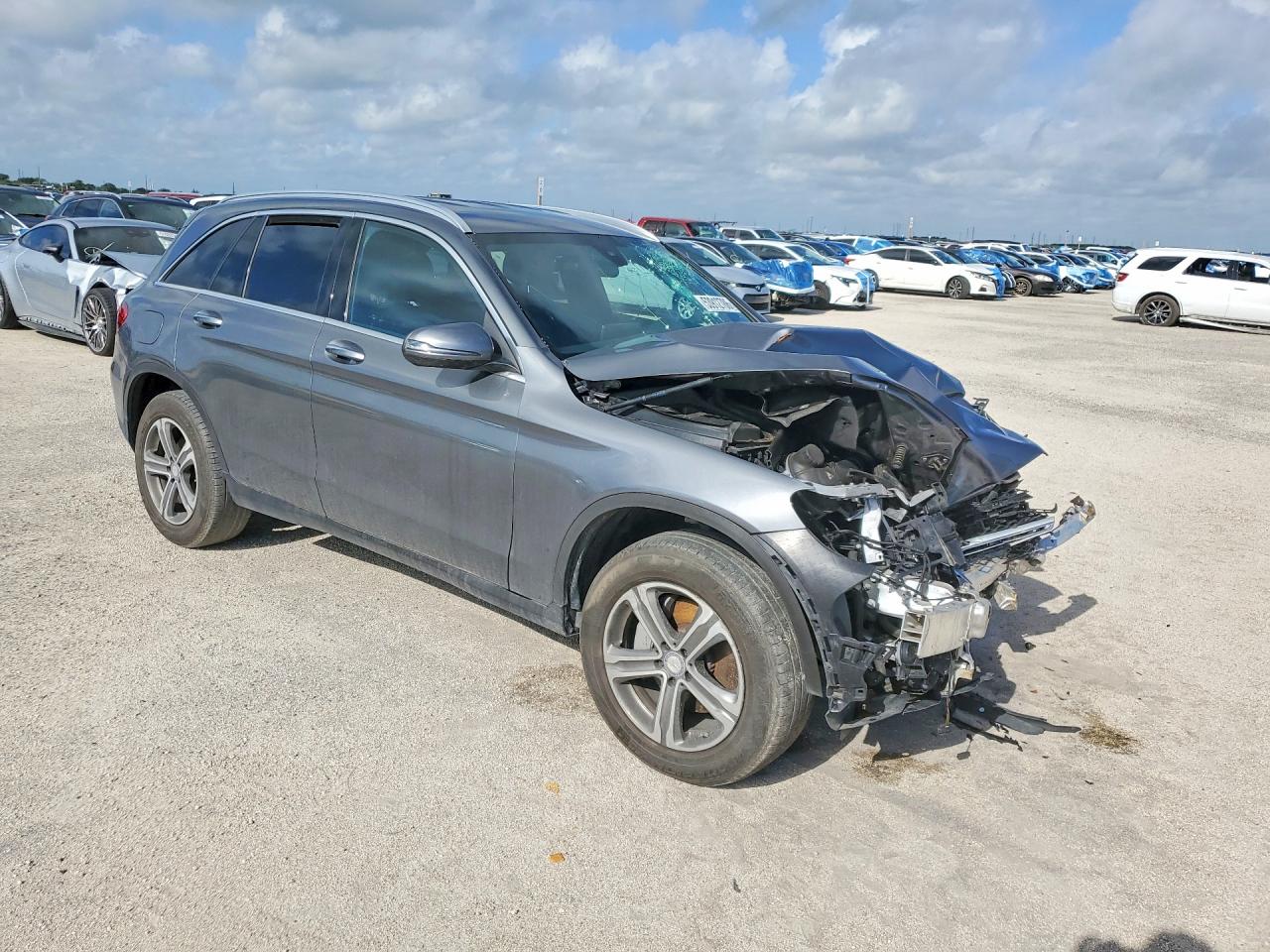 2017 MERCEDES-BENZ GLC 300 4MATIC — снимка 4