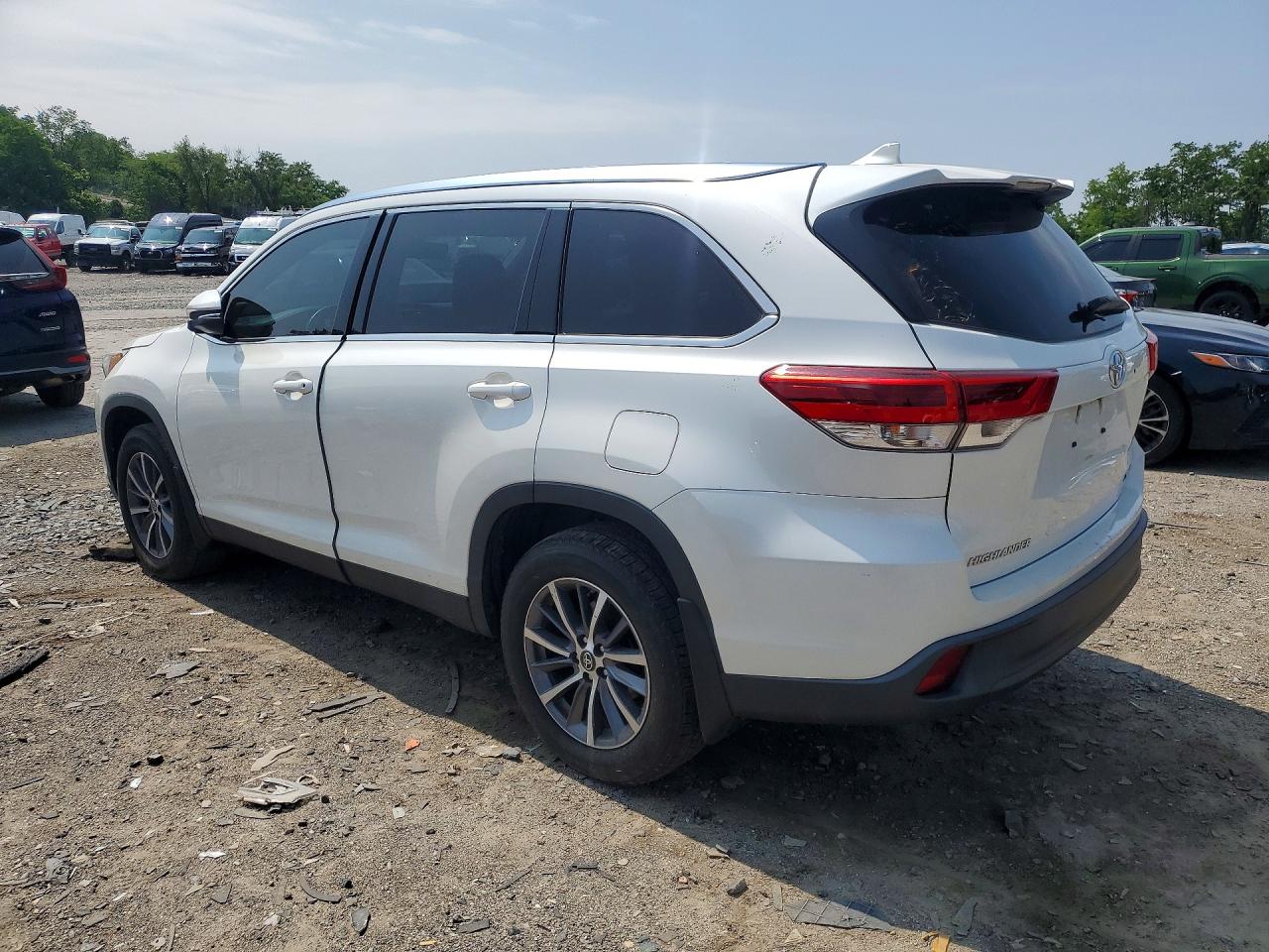 2019 TOYOTA HIGHLANDER XLE — снимка 2