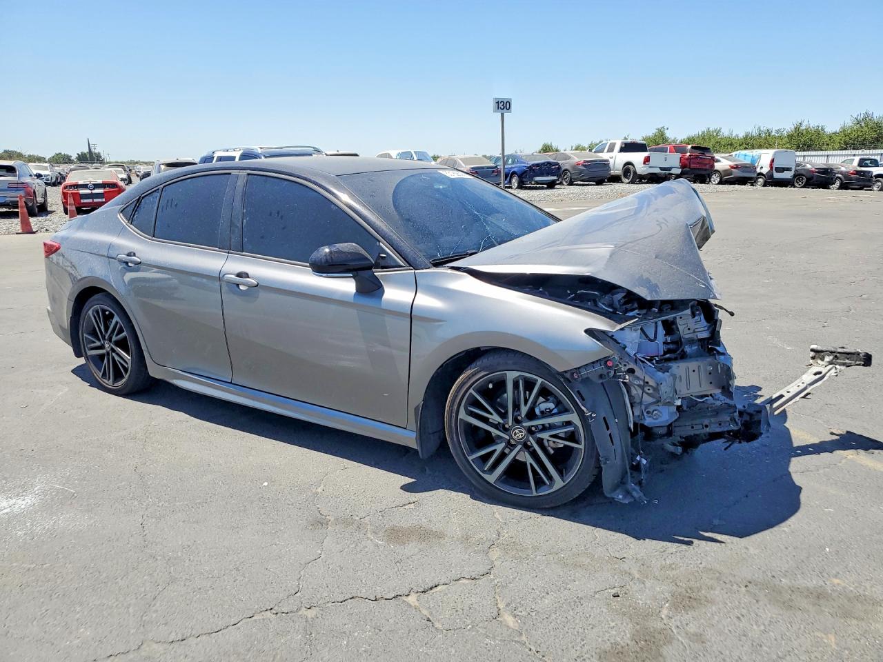 2025 TOYOTA CAMRY XSE — снимка 4